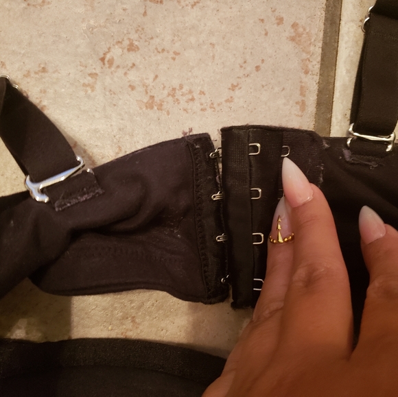 Black strapless bra ( SOLD ) - Picture 2 of 3